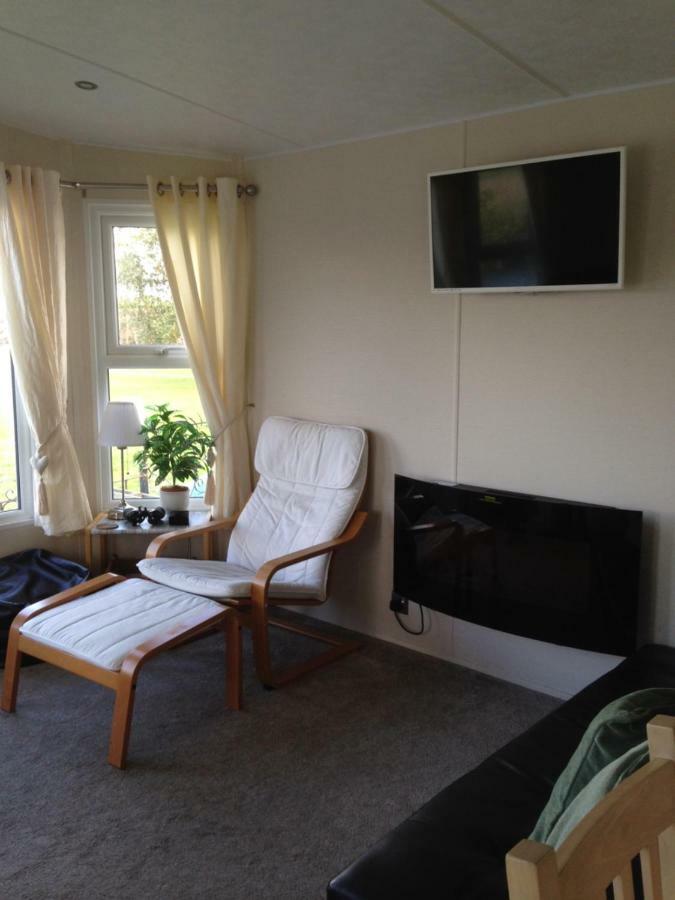 Marshlands Lakeside Nature Retreat Barton-upon-Humber Экстерьер фото
